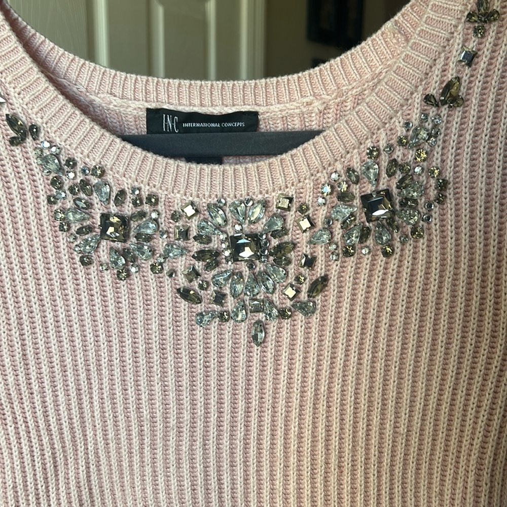 Pink embezzled sweater Size M